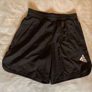 Adidas Men’s 7-inch Aeroready Shorts in Black. Size S